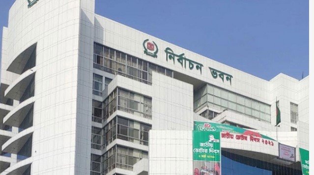 ভোটের দিন সাংবাদিকদের মোটরসাইকেল ব্যবহারের অনুমতি দিলেন ইসি