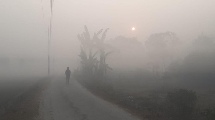 সূর্যের দেখা মিললেও মাঝারি শৈত্যপ্রবাহে কাঁপছে পঞ্চগড়