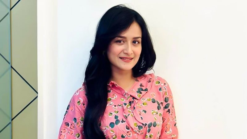 গরমে কাজ কমিয়ে দিয়েছি: নাদিয়া গরমে কাজ কমিয়ে দিয়েছি: নাদিয়া
