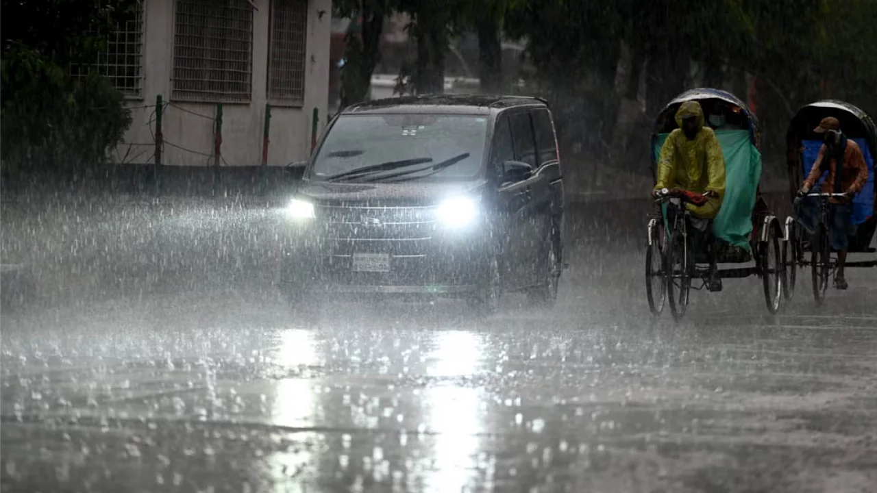 রাতের মধ্যে ৮ জেলায় বৃষ্টির আভাস