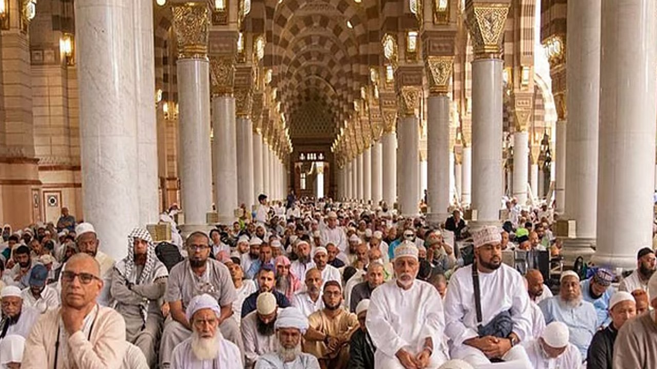 মসজিদে নববীতে ২৩ ভাষায় বিশেষ সেবা পাবেন আগতরা