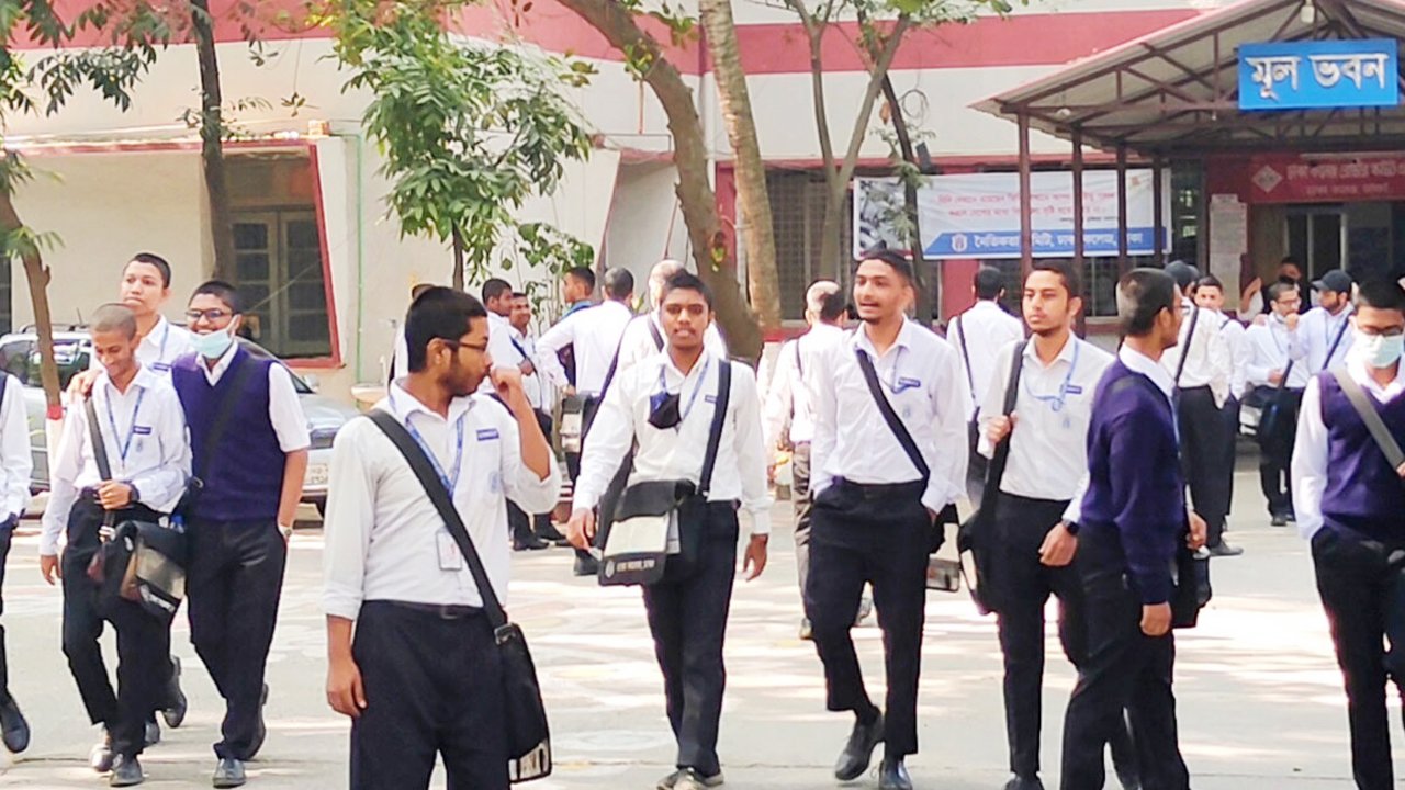 একাদশ শ্রেণির ভর্তির সময়সীমা শেষ হচ্ছে আজ একাদশ শ্রেণির ভর্তির সময়সীমা শেষ হচ্ছে আজ