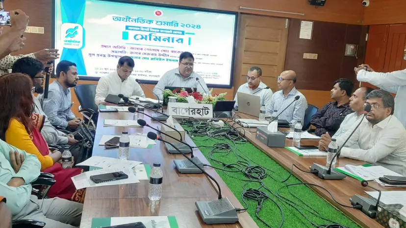 বাগেরহাটে বেকার ৫০ হাজার, চাকরির খোঁজে আরও ২৬ হাজার